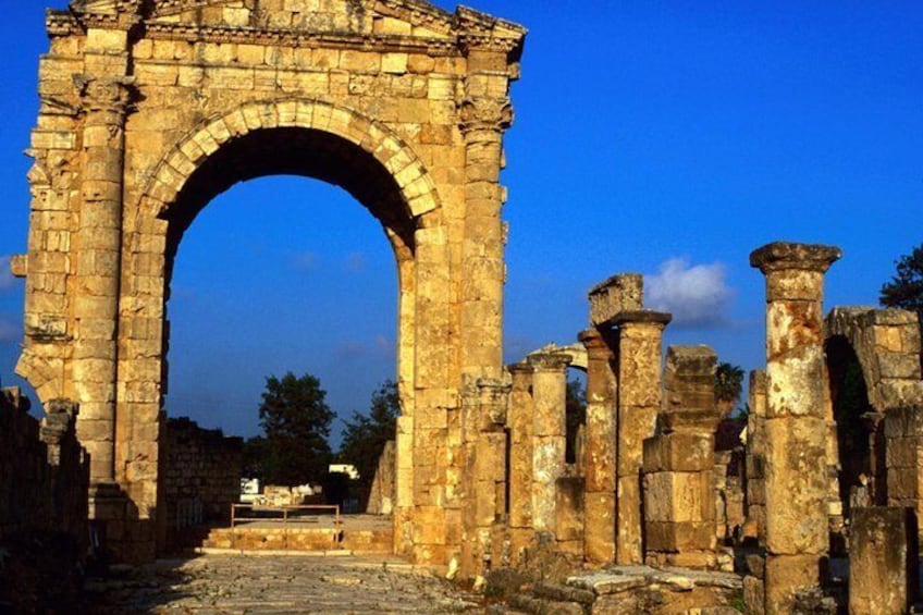 Arch of triumph Tyre