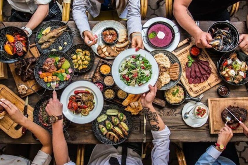 Sharing plate food tour in Berlin