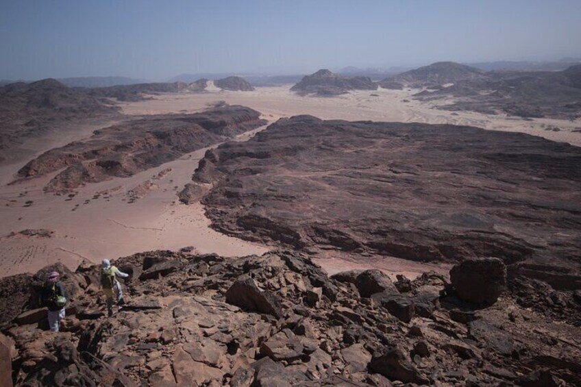 3-Day Small-Group Guided Hiking Expedition in the Sinai Desert