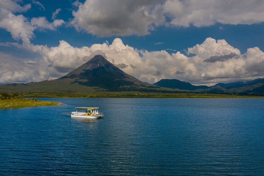 Arenal Lake Boat Trip ( patton boat ) 