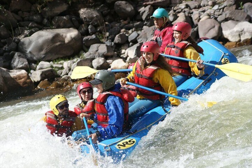 RAFTING – CANOTAJE ( PIÑIPAMPA – HUAMBUTIO) - Cusco