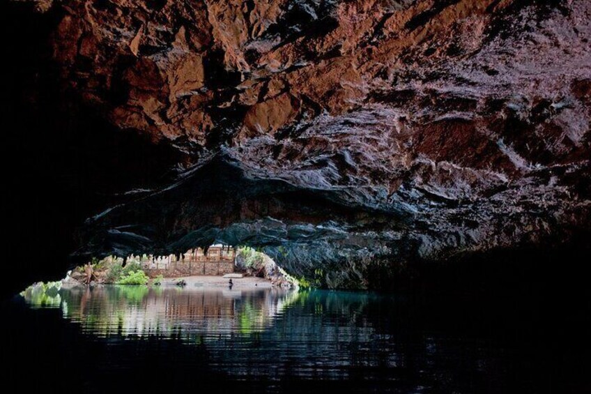 The Altınbesik Cave