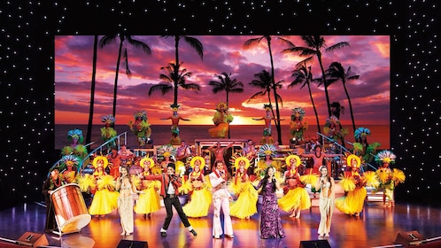 บุฟเฟ่ต์ Waikiki Luau และการแสดง Rock-A-Hula