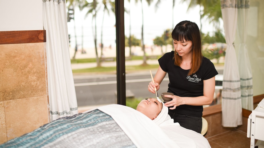 Facial Spa treatment at Kaila Spa