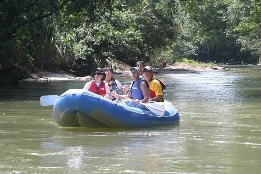 Safari Float by Inflatable Raft in Peñas Blancas River