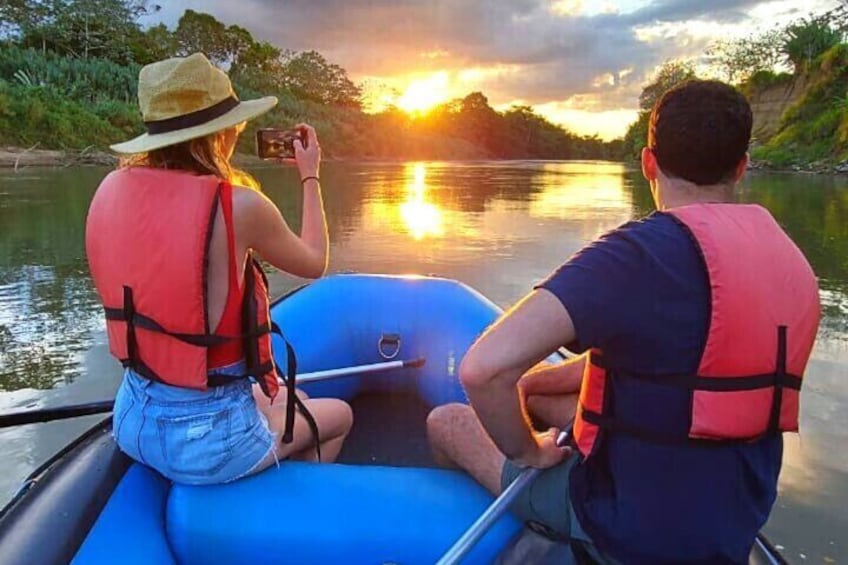 Safari Float by Inflatable Raft in Peñas Blancas River