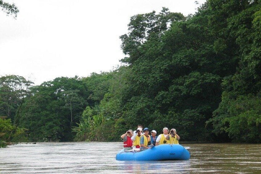 Safari Float by Inflatable Raft in Peñas Blancas River