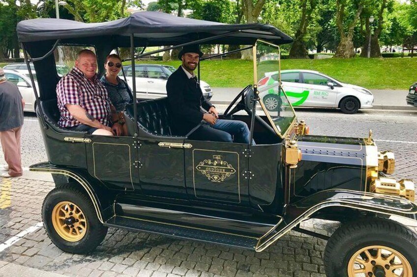 Porto Half-Day Tuk Tuk Private Tour with Lunch