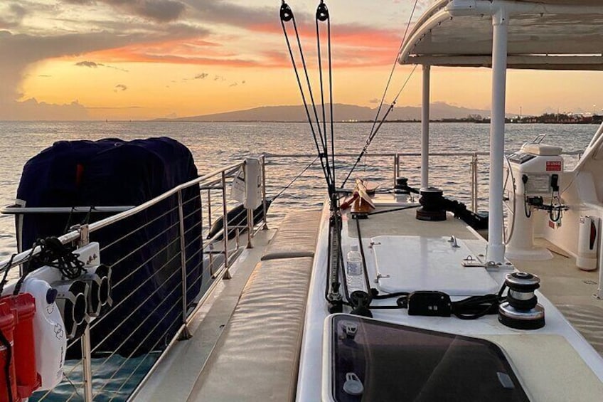 Moana’s Sunset Sailing along Oahu's Waikiki Coast