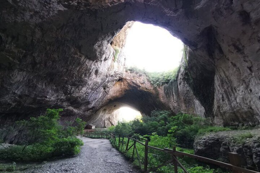Bulgaria - Caves, Waterfalls and Hiking in the National Park