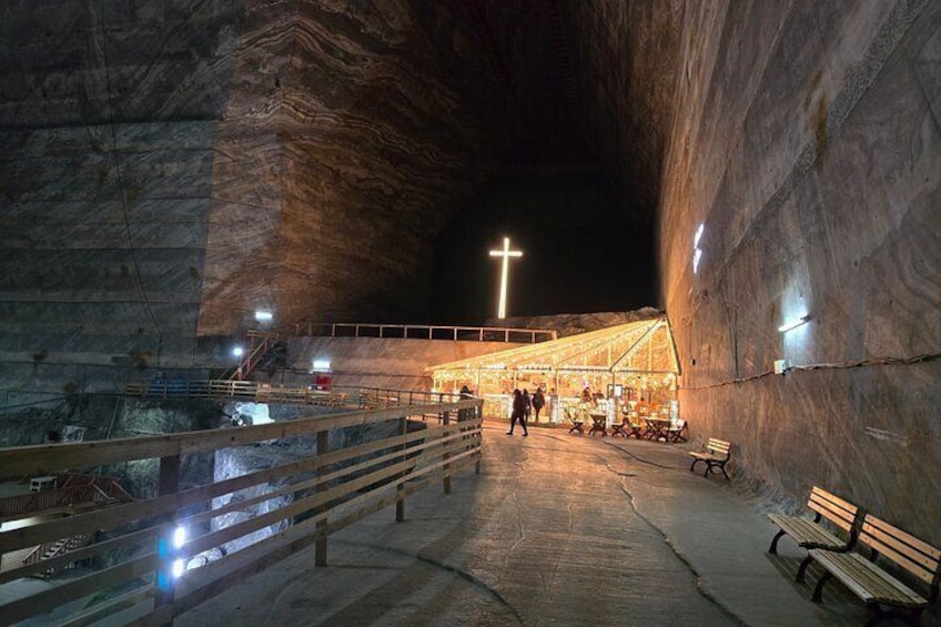 Salt Mine, Lunch at Winery and Dracula Grave - Private Tour