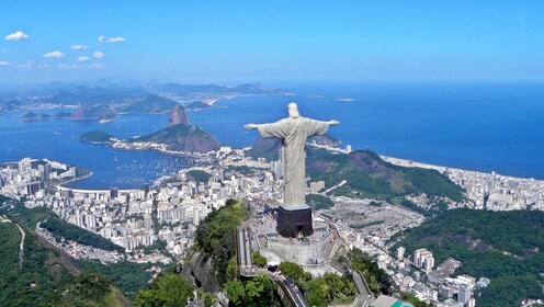 Traslado privado en escala en Río de Janeiro y visita guiada desde el aerop...