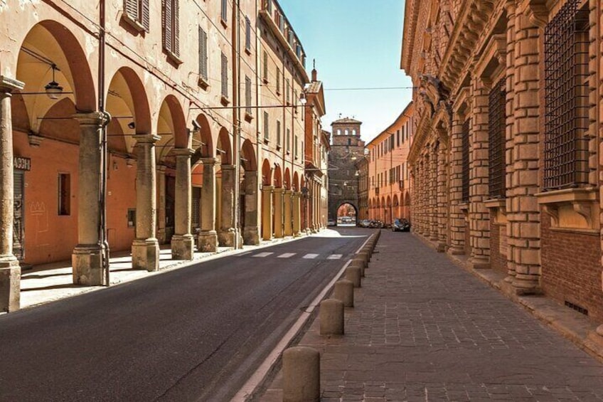 Private City Exploration Game of The Hidden Gems of Bologna