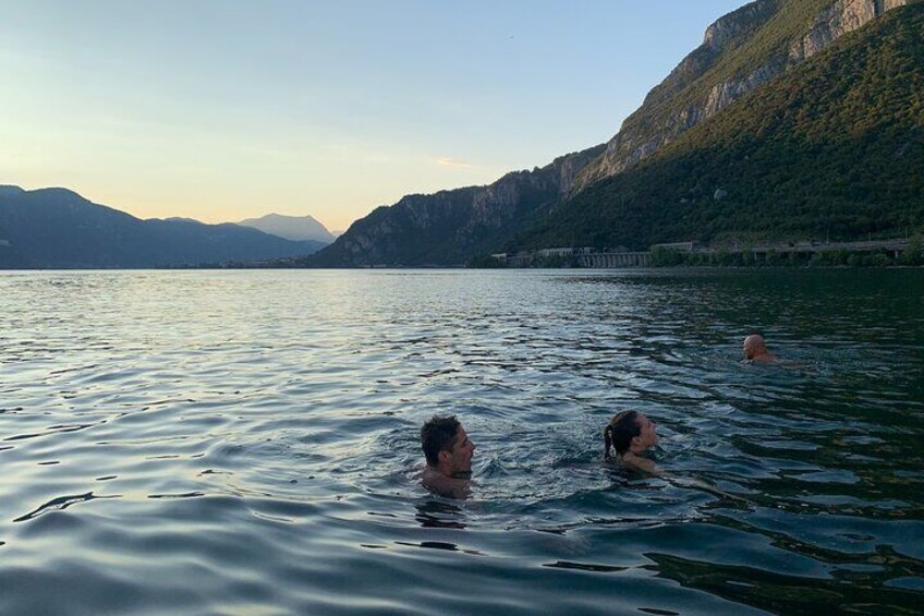 Sailing at Sunset on Lake Como: How to escape from daily routine