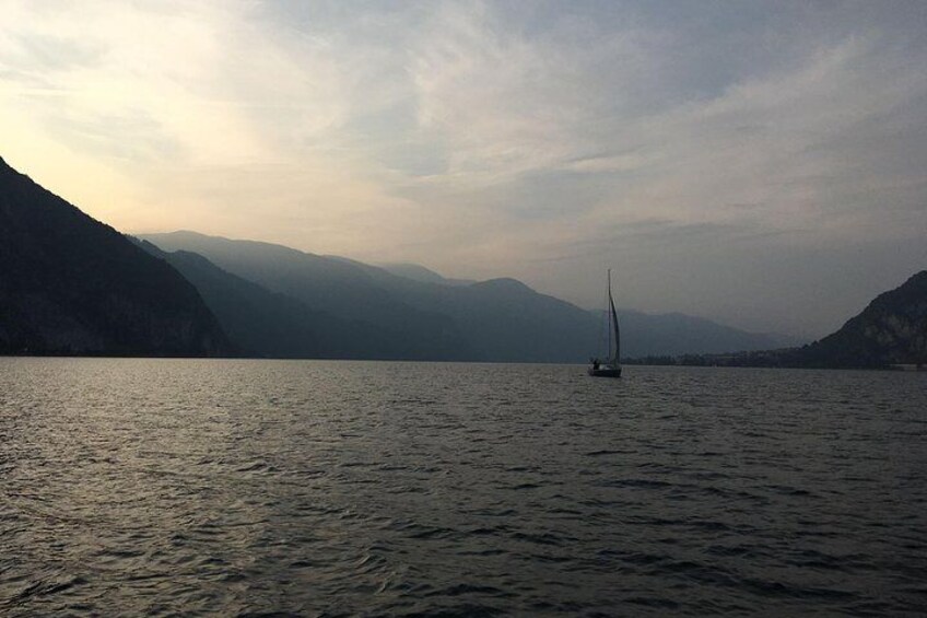 Love, Sail & Taste: Romantic sunset experience on Lake Como