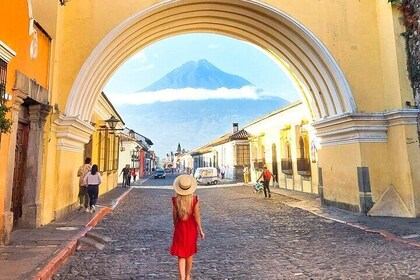 Join The Best Walking Tour of Antigua Departing From Antigua - Half Day Tou...