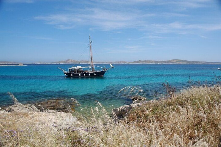 Snorkeling at the Pirate Islets and Paradise beach