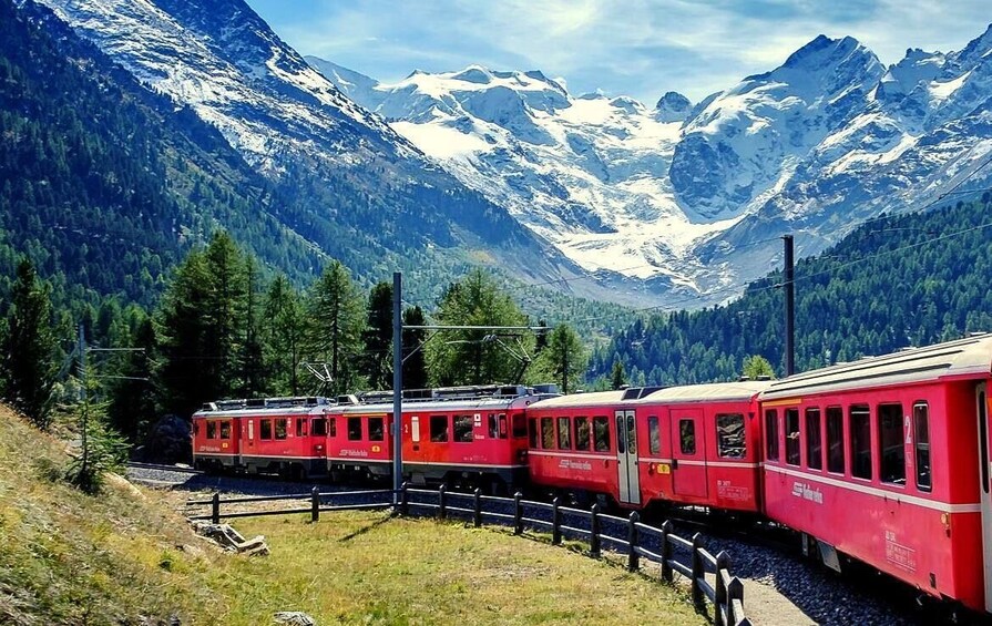 5-Day North Lakes, Milan with Bernina Experience