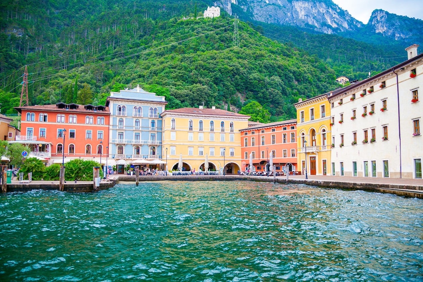 5-Day North Lakes, Milan with Bernina Experience