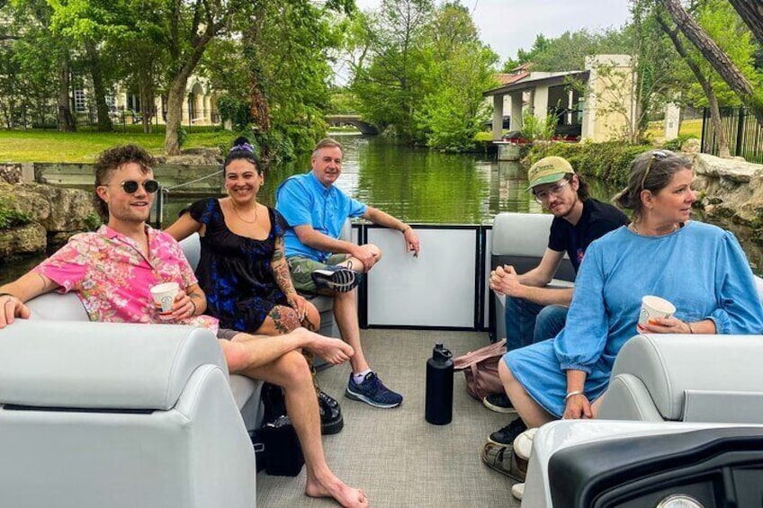 What are you waiting for? Book your private boat cruise with Wake Riderz and come enjoy the beautiful sceneries of Lake Austin! 