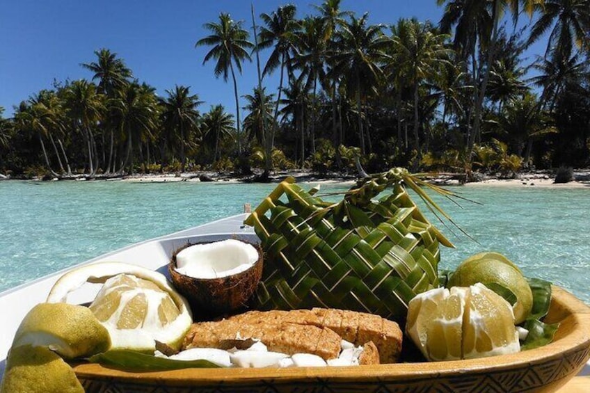 bora-bora-lagoon-service-fruit