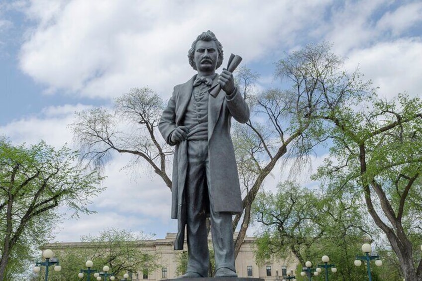 Manitoba Legislative Grounds: Audio Tour & Trivia Challenge