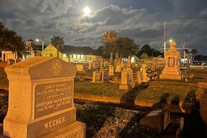 Recorrido a pie por el cementerio encantado de Galveston