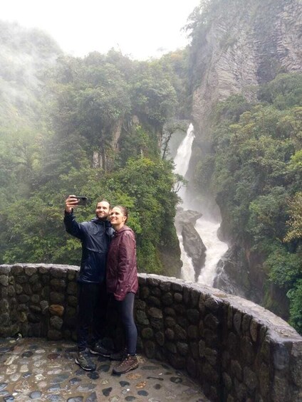 2-Day Private Tour to Quilotoa Lagoon and Baños Village from Quito