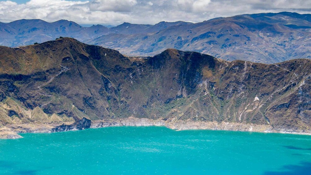 Cliffs along the edge of Quilotoa