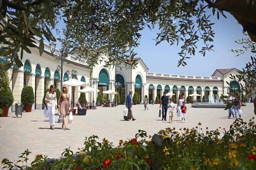 Serravalle Designer Outlet Private Shopping Tour from Milan