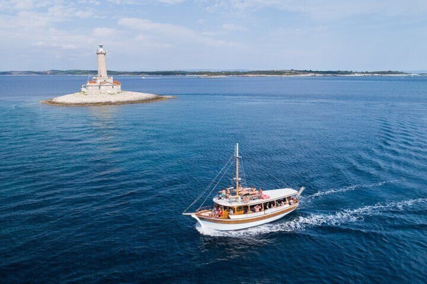 Full-Day Boat Tour of the Medulin Archipelago from Medulin
