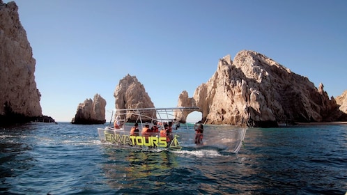 Paseo en bote transparente en Los Cabos con transporte