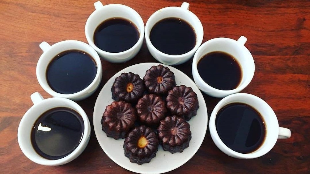 2.5-Hour Specialty Coffee, Donuts & Delights Walking Tour