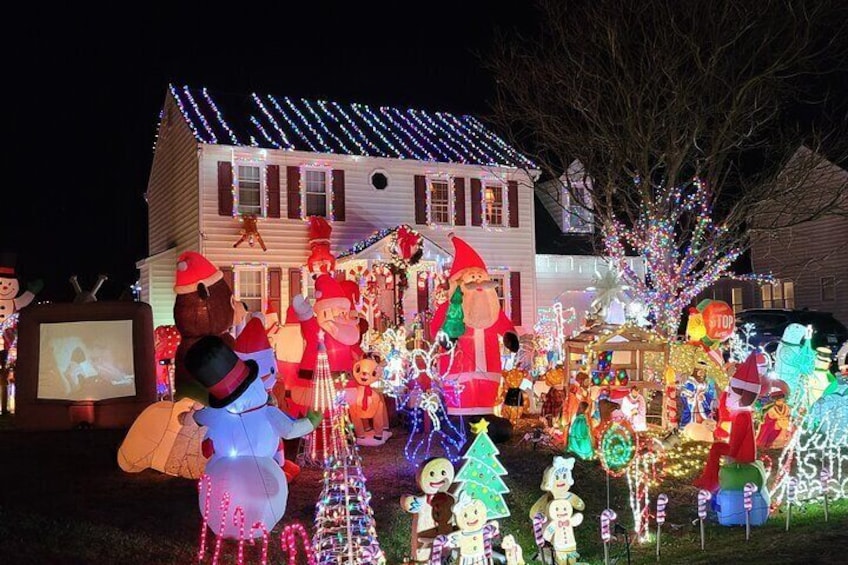 Half-Day Holiday and Tacky Lights Tour in Richmond