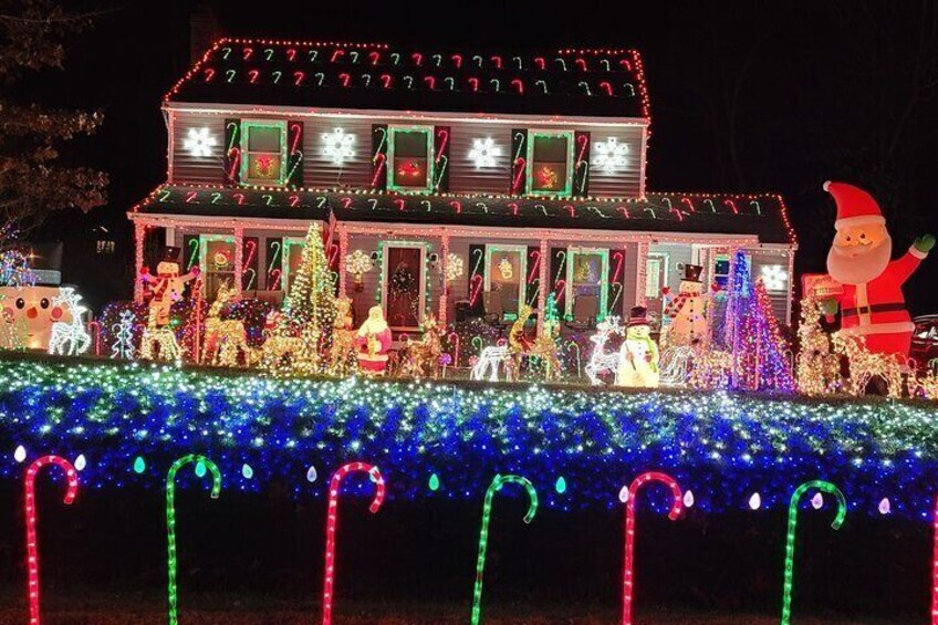 Half-Day Holiday and Tacky Lights Tour in Richmond