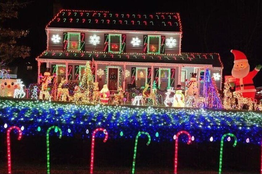 Half-Day Holiday and Tacky Lights Tour in Richmond