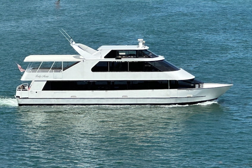 Miami Skyline Evening Cruise on Biscayne Bay 