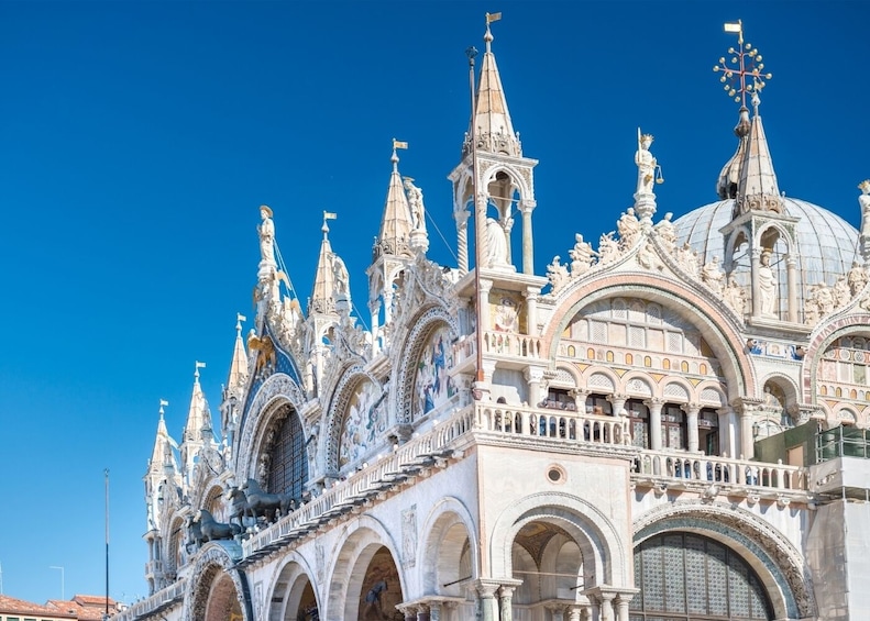 Best of Venice: Golden Basilica, Doge's Palace & Gondola ride - Guided tour