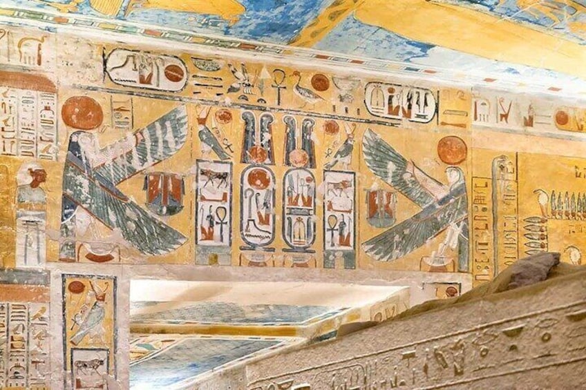 Private VIP Day trip: 5 temples, lunch,felucca and sound and light
