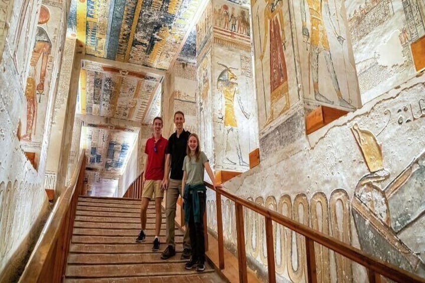 Private VIP Day trip: 5 temples, lunch,felucca and sound and light