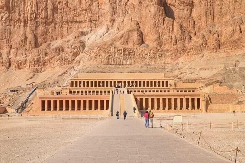 Private VIP Day trip: 5 temples, lunch,felucca and sound and light