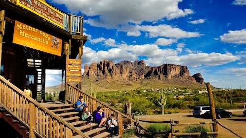 Historic Apache Trail & Sonoran Desert Tour with a Boat Ride