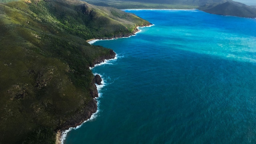 90-Minute Hinchinbrook Island Flight