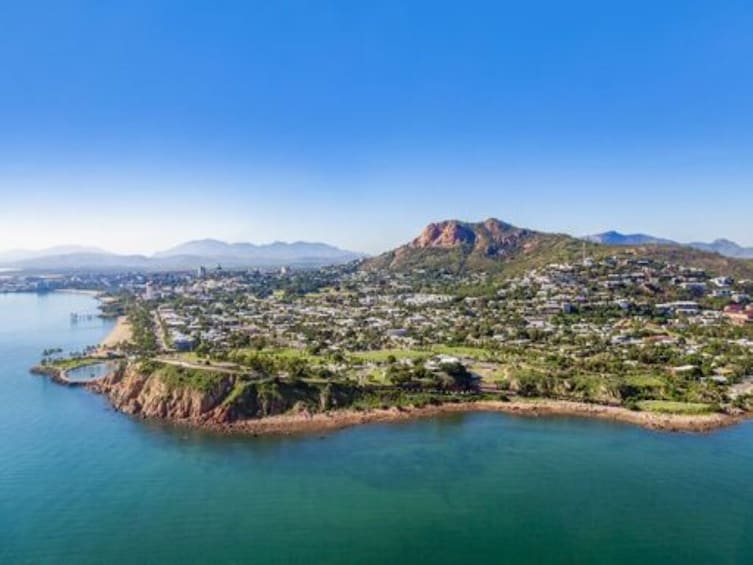 30-Minute Magnetic Island Scenic Flight