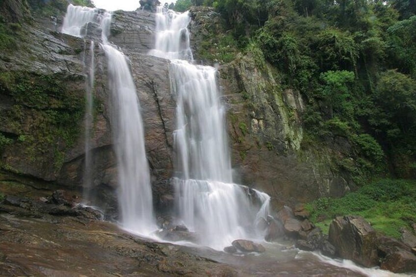 Ambuluwawa & Ramboda Falls Tour From Kandy