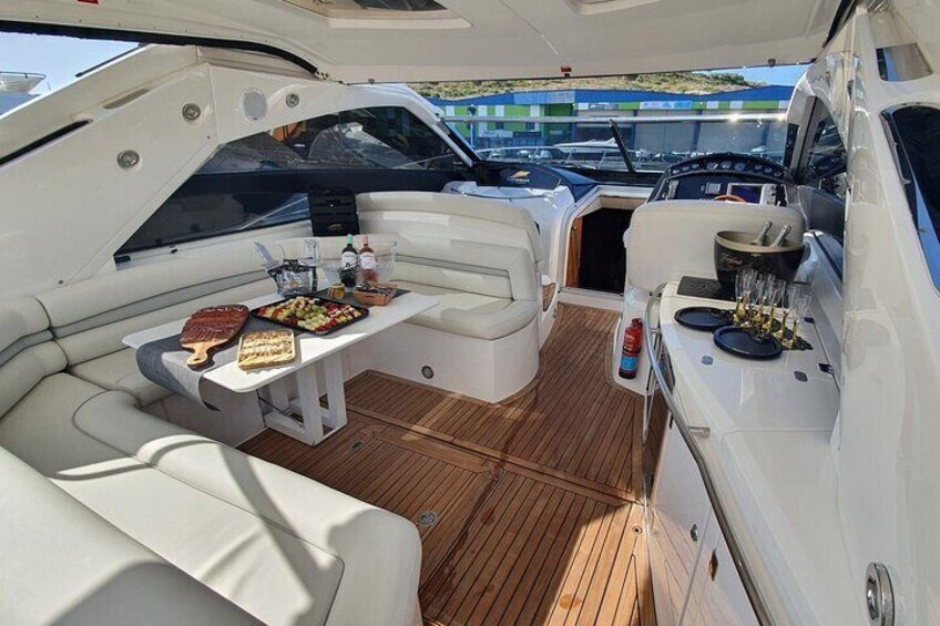 Private Coastline and Dolphins Yacht Cruise from Albufeira