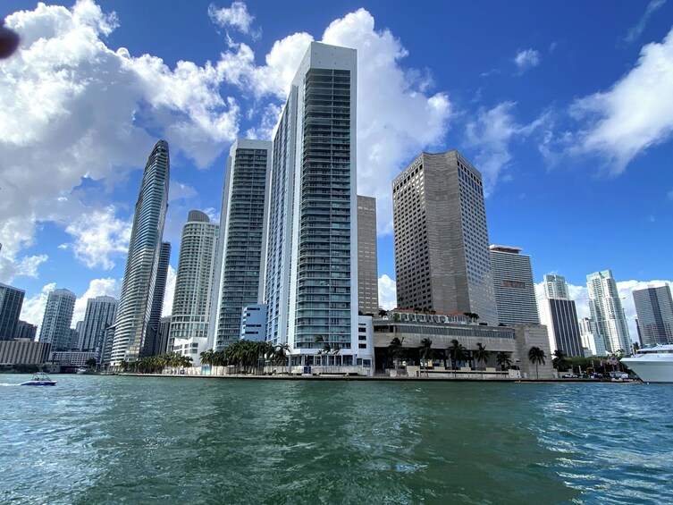 Miami Skyline Cruise to Millionaire's Homes from South Beach