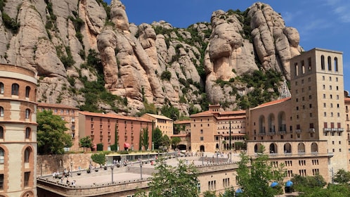 Tour van een halve dag naar Montserrat met vroege toegang vanuit Barcelona