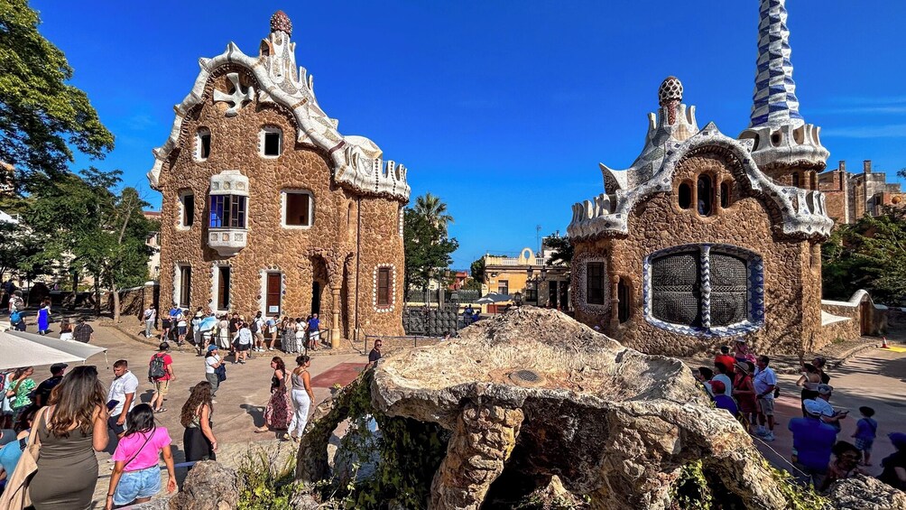 Park Güell - Fast track access and guided tour
