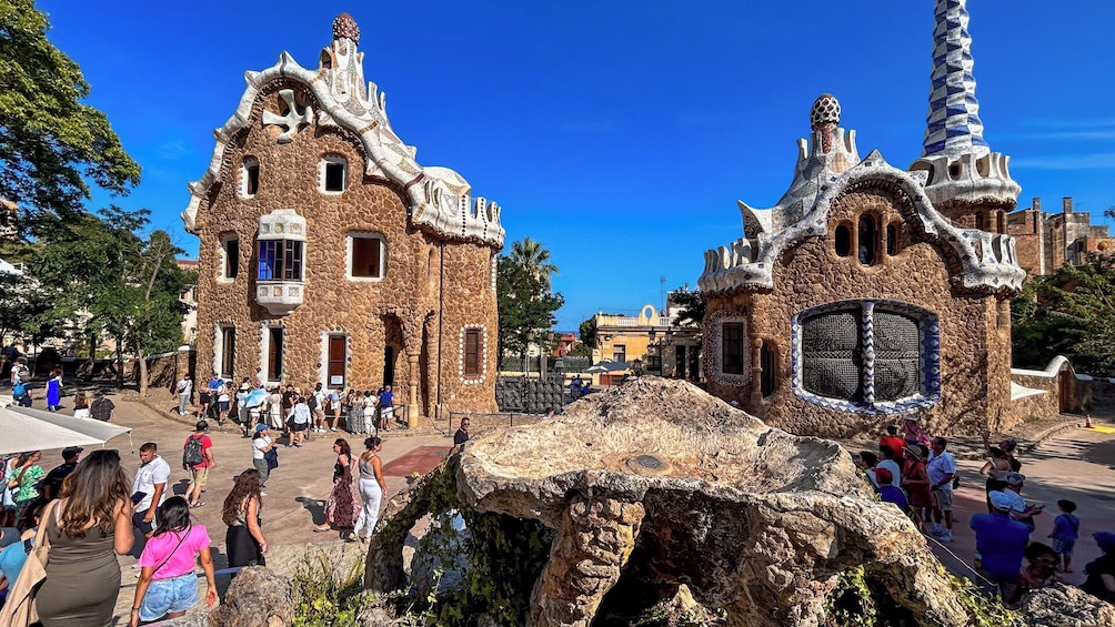 Park Güell - Fast track access and guided tour